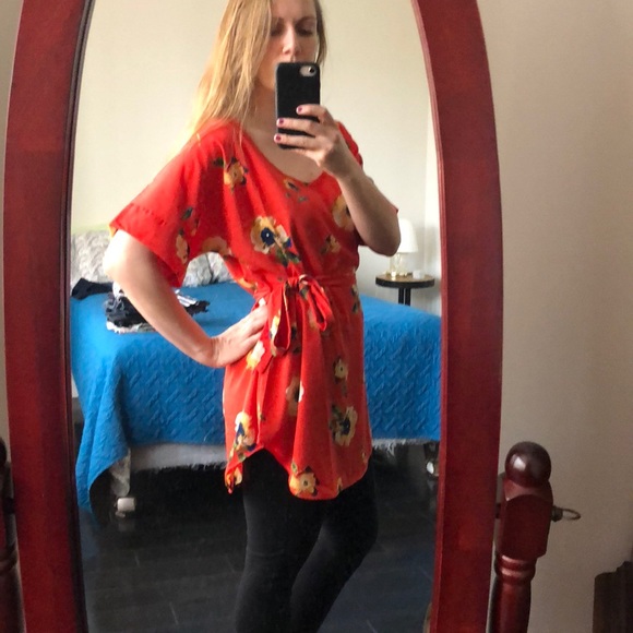 Like new! ModCloth flowy red floral tunic top - Picture 2 of 5